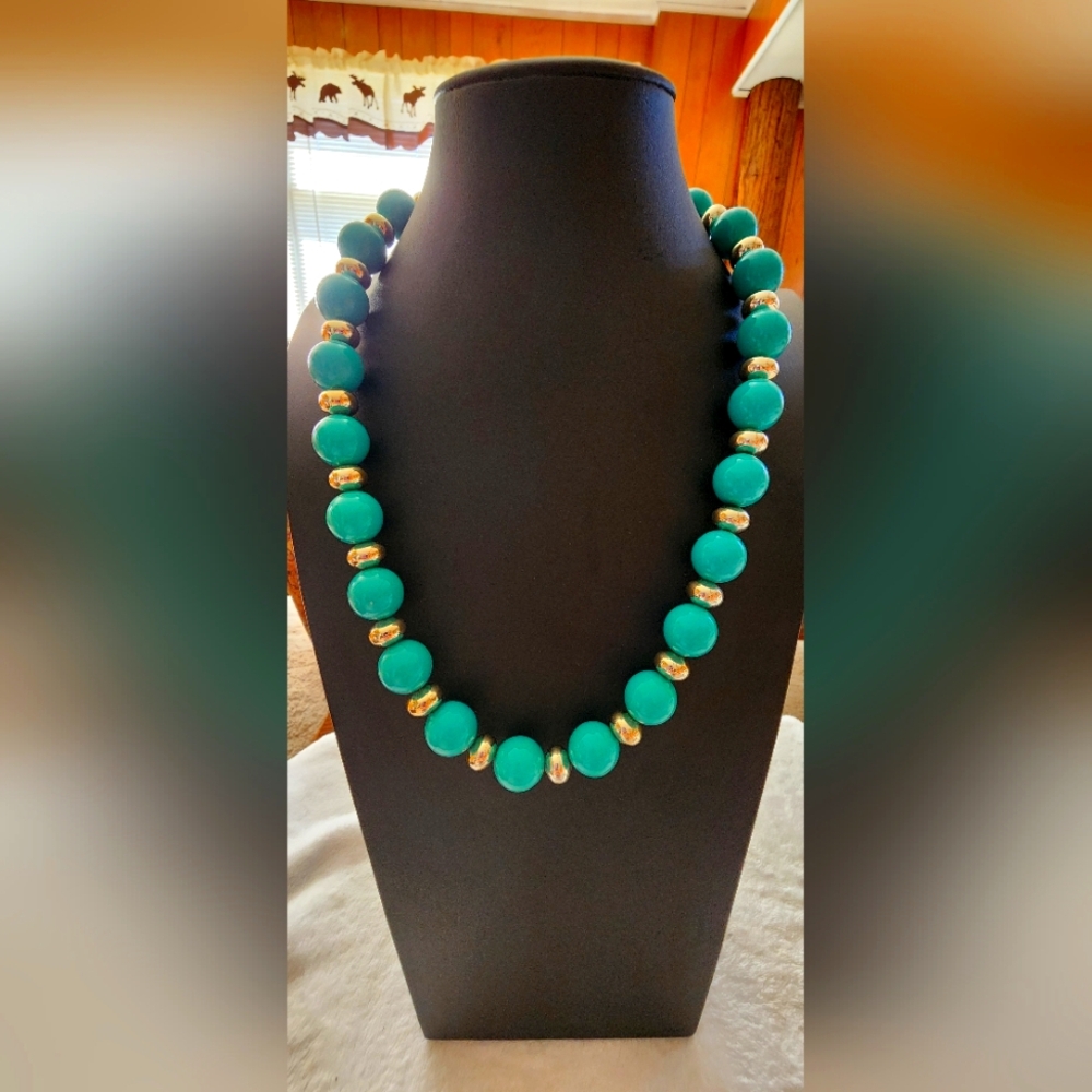 STUNNING Faux Turquoise & Gold Statement Necklace EUC